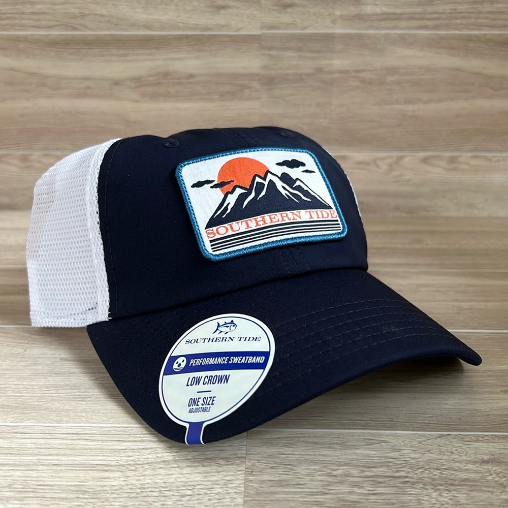Southern Tide Men’s Mountain Top Pitch Perfect Trucker Hat Navy